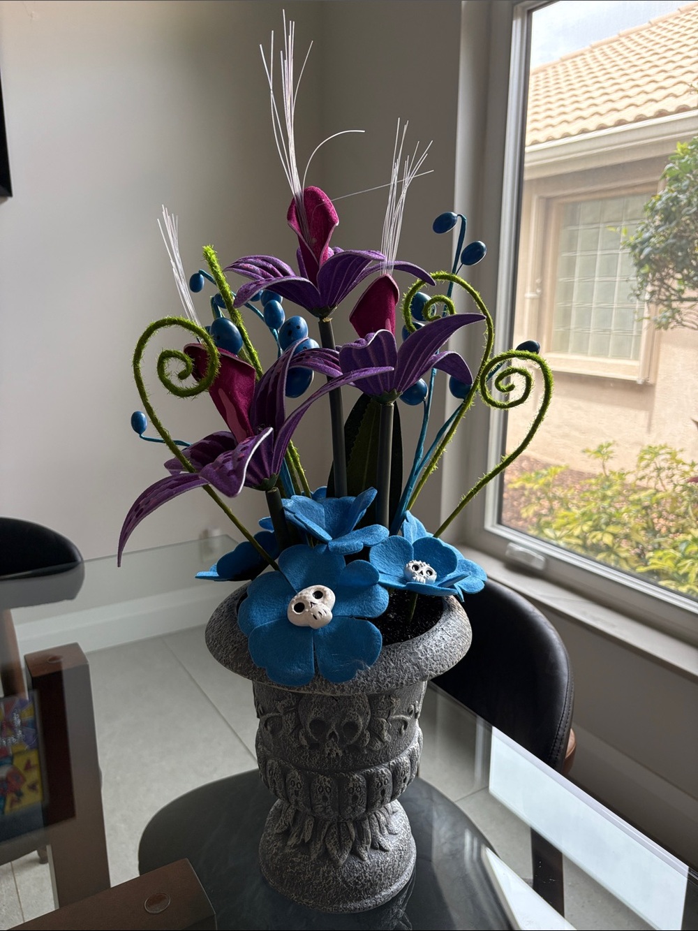 Hyde & Eek Ghoulish Garden Dungeon Lillies